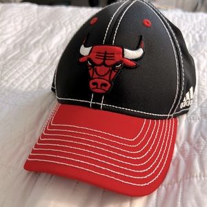 🧿2/$23 DEAL🧿Unisex-Adidas Chicago Bulls hat BNWOT s/m